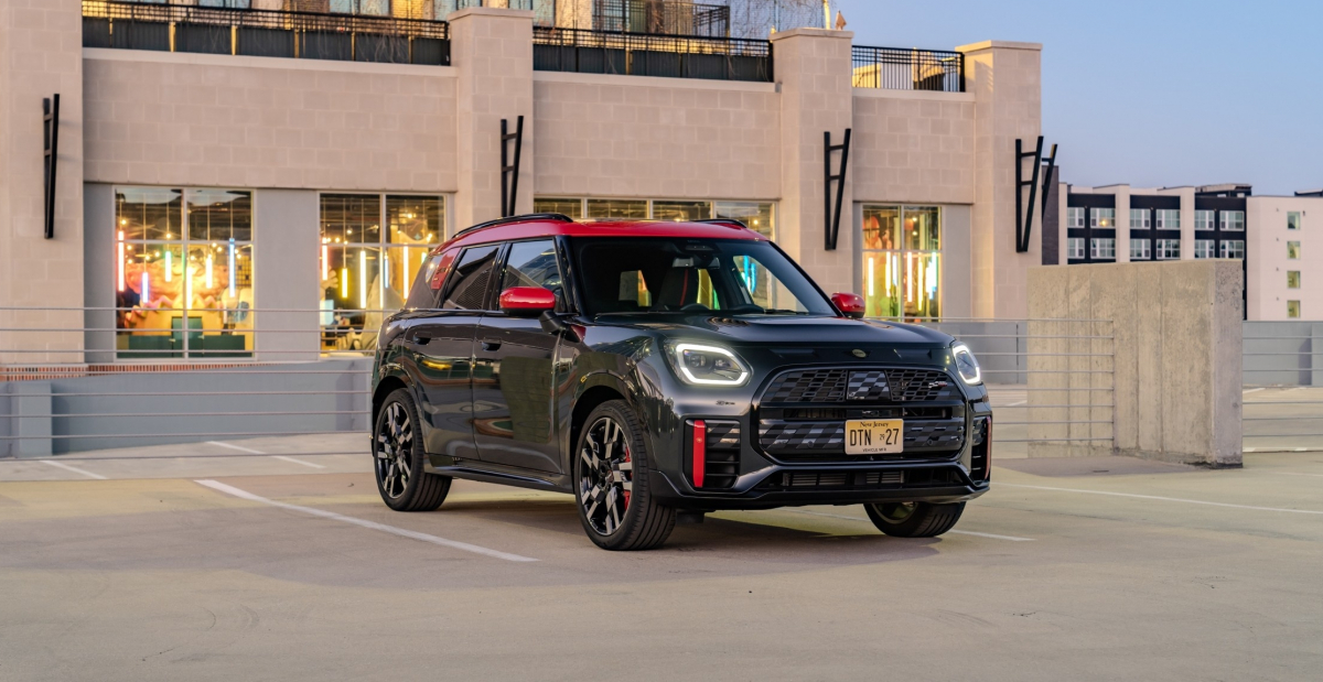 P90531682_lowRes_mini-john-cooper-wor